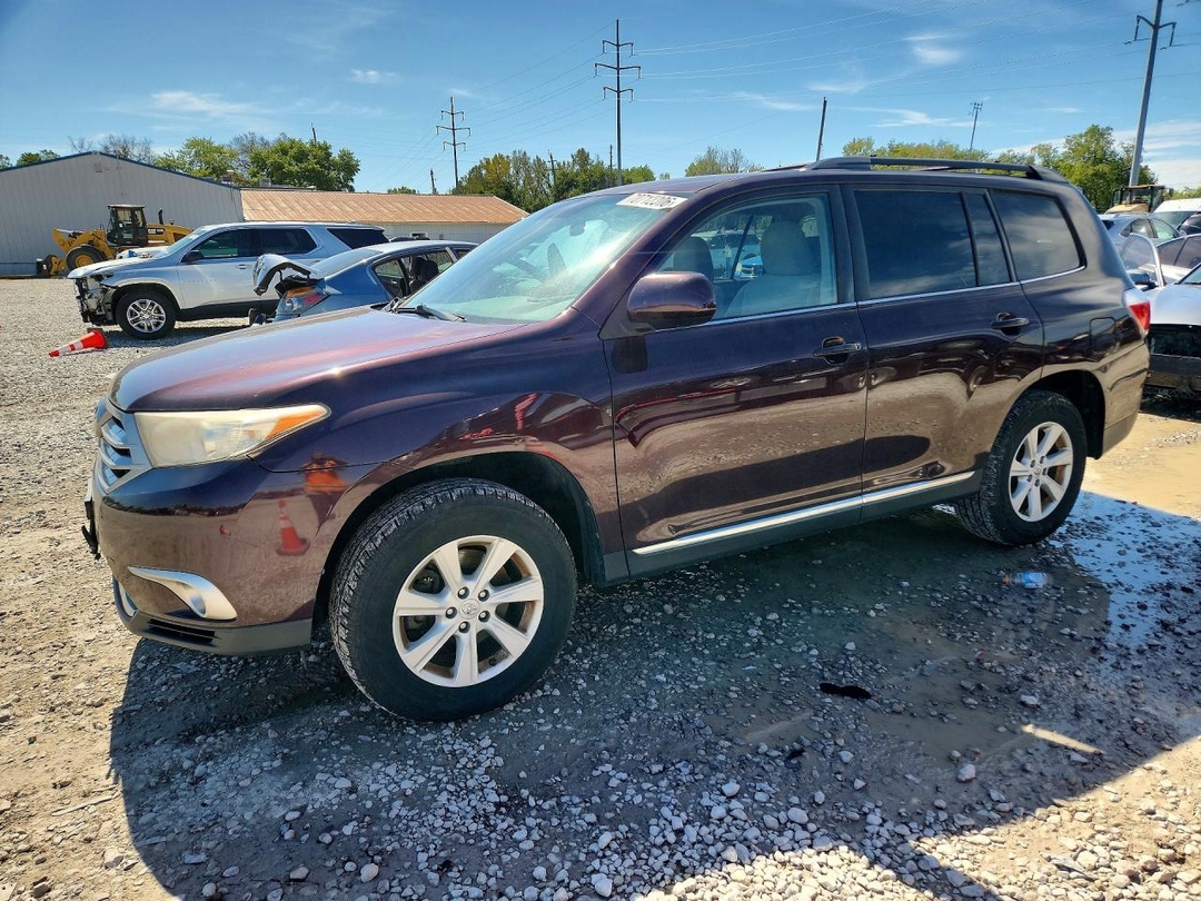 Vista de 2013 TOYOTA HIGHLANDER PLUS, ángulo 1