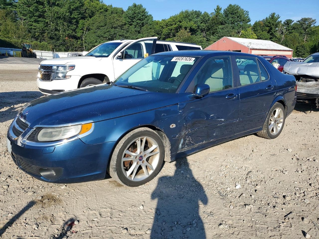 Vue de 2008 SAAB 9-5 2.3T, angle 1