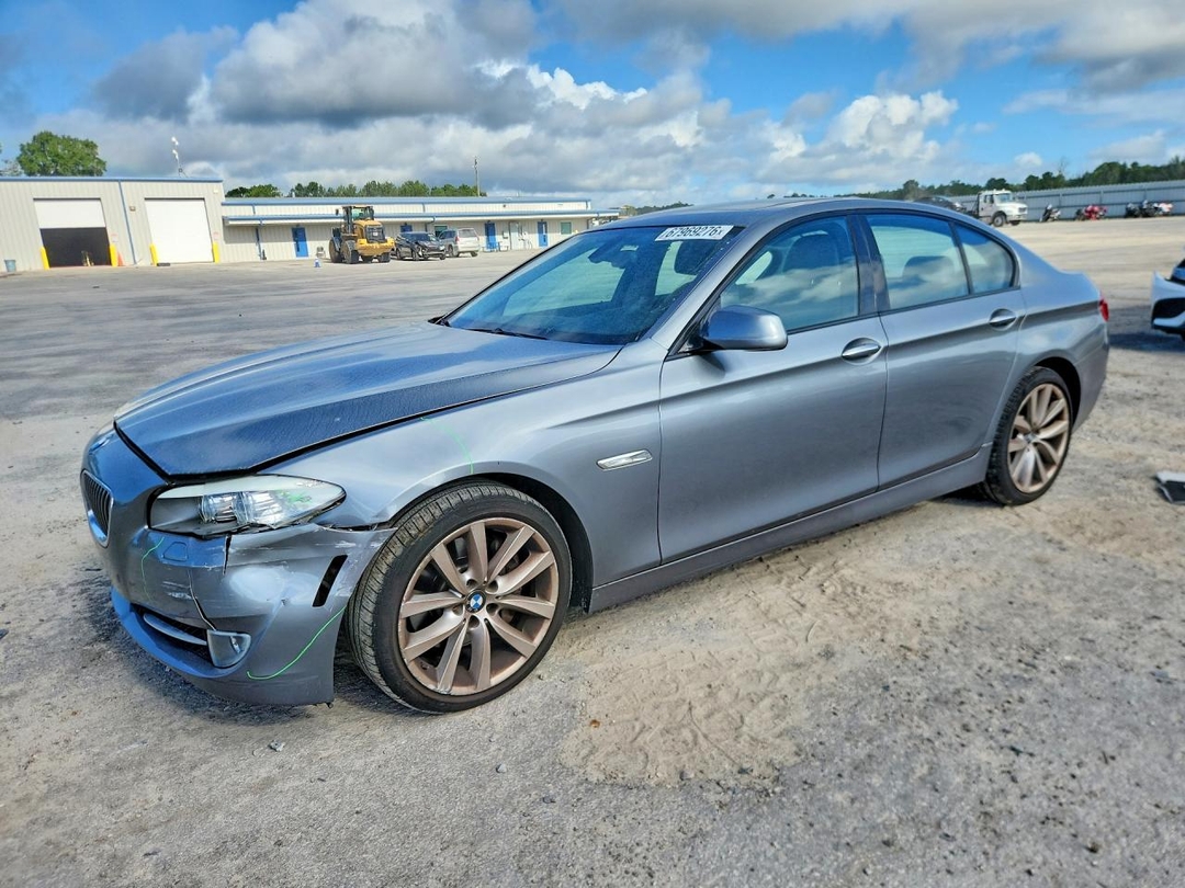 منظر 2011 BMW 535 I، زاوية 1