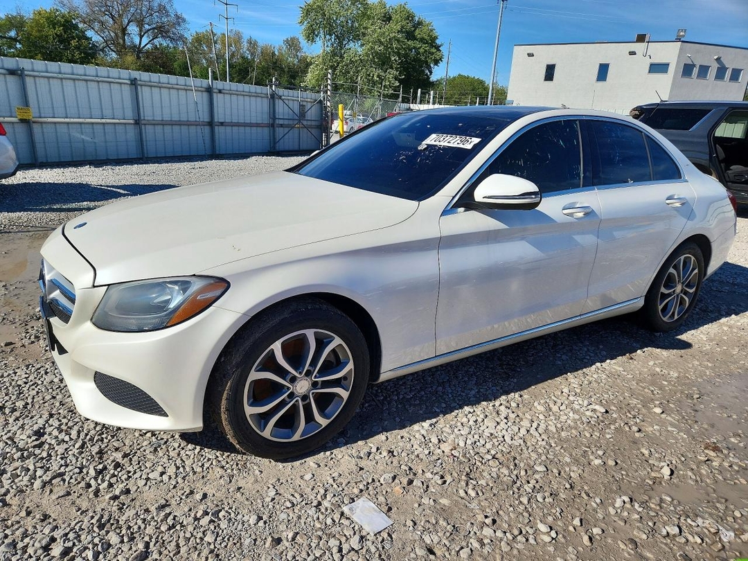منظر 2017 MERCEDES-BENZ C 300 4MATIC، زاوية 1