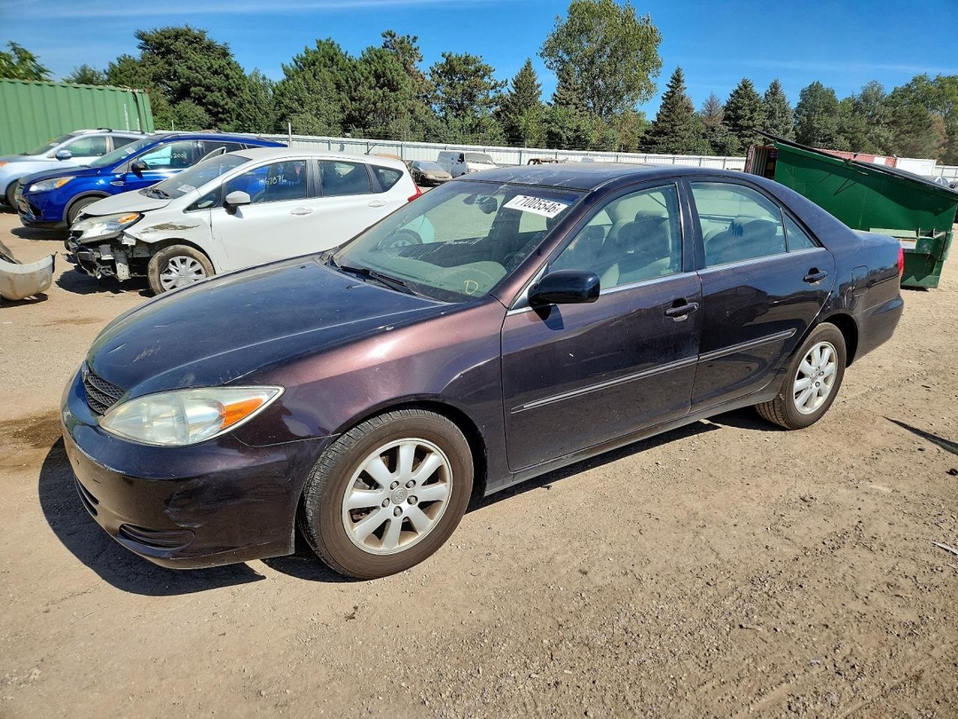 منظر 2002 TOYOTA CAMRY XLE V6، زاوية 1