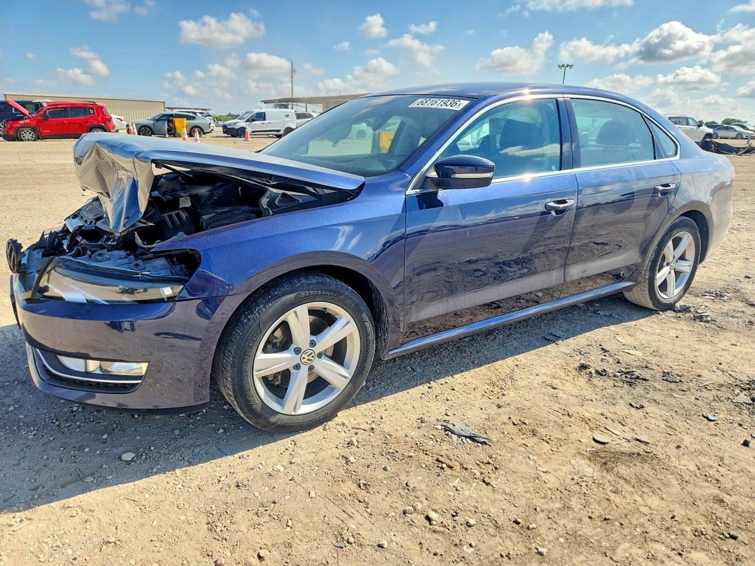 Vista de 2015 VOLKSWAGEN PASSAT S, ángulo 1