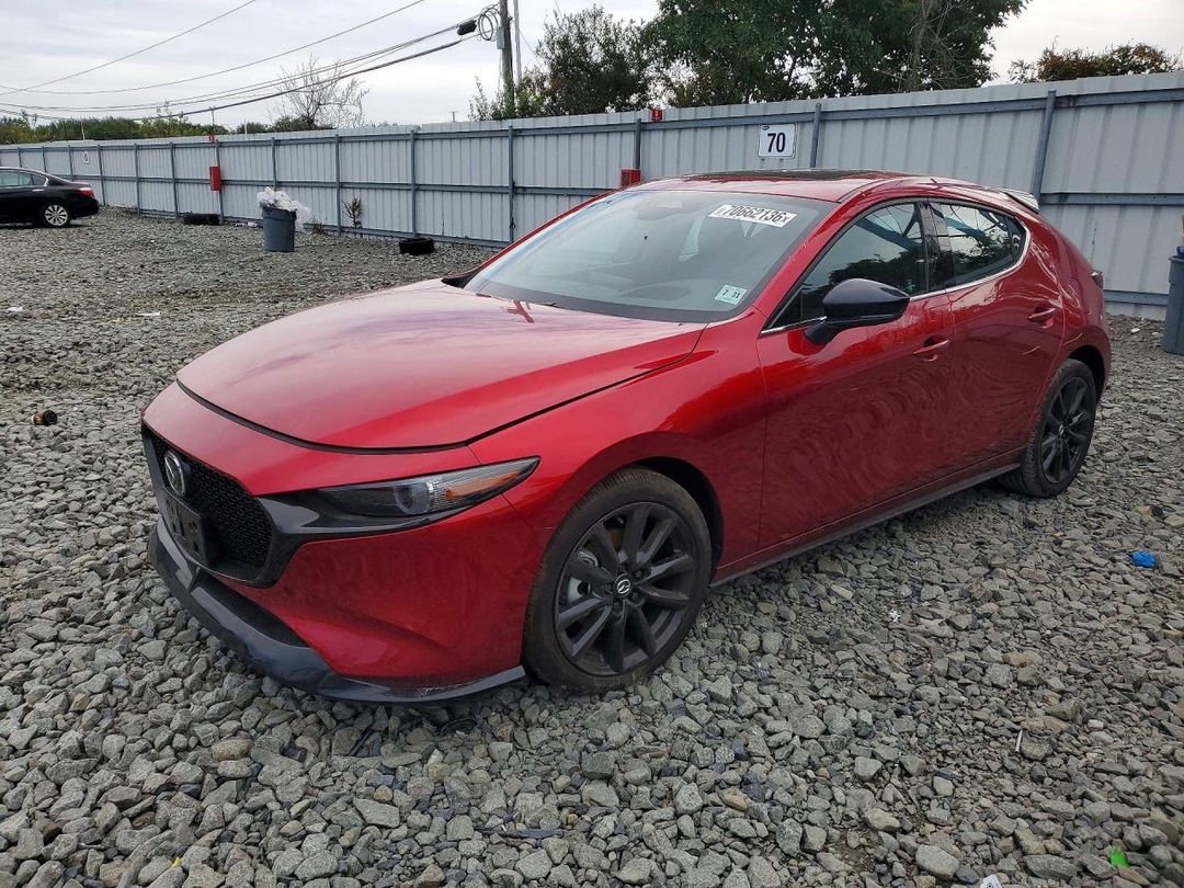 Vista de 2026 MAZDA 3 PREMIUM PLUS, ángulo 1