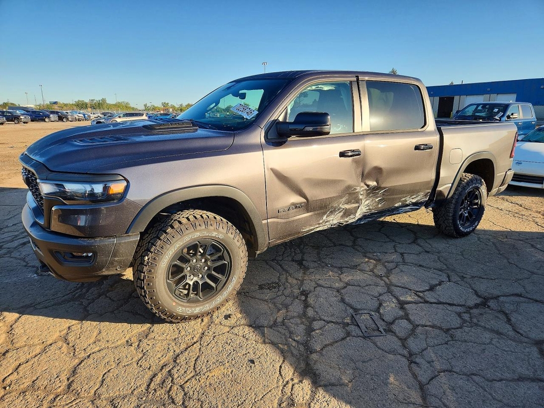 Вид 2026 RAM 1500 REBEL, угол 1