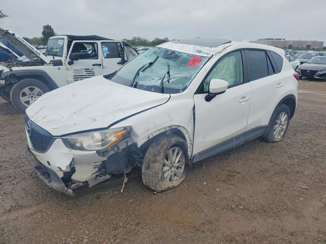 Vue de 2013 MAZDA CX-5 TOURING, angle 1
