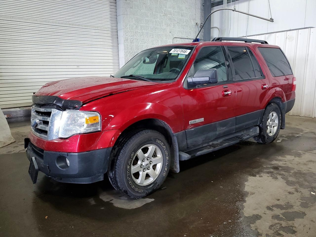 Vue de 2007 FORD EXPEDITION XLT, angle 1