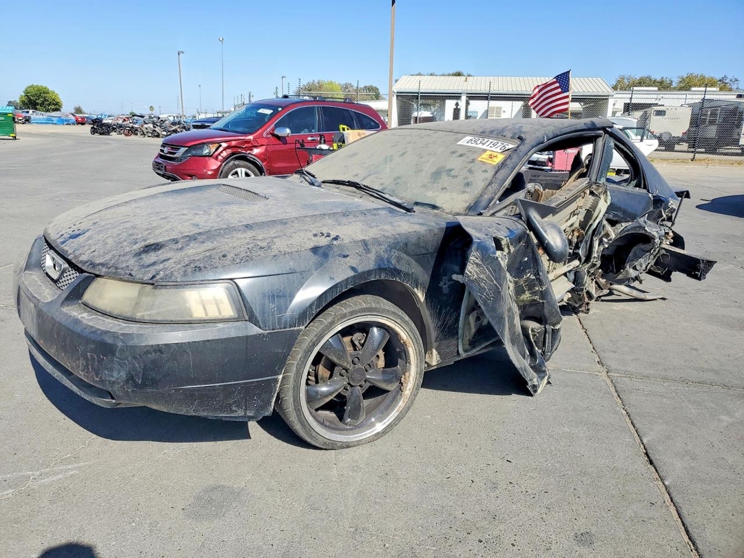 منظر 2001 FORD MUSTANG، زاوية 1