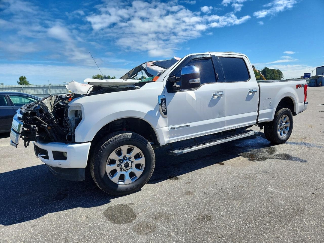 Vista de 2017 FORD F250 SUPER DUTY, ángulo 1