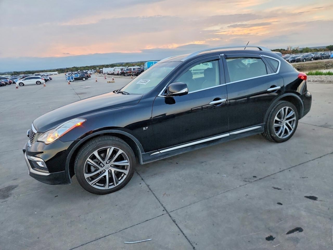 منظر 2017 INFINITI QX50 BASE، زاوية 1