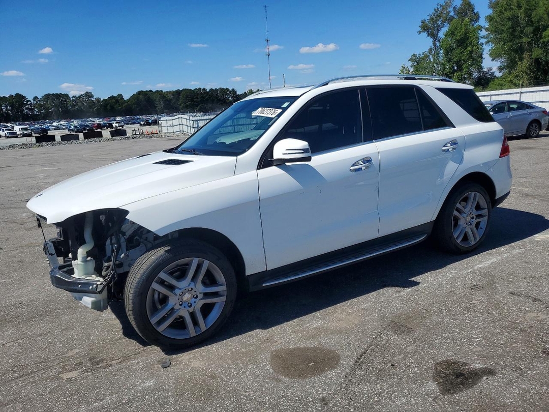 Вид 2015 MERCEDES-BENZ ML 350, угол 1