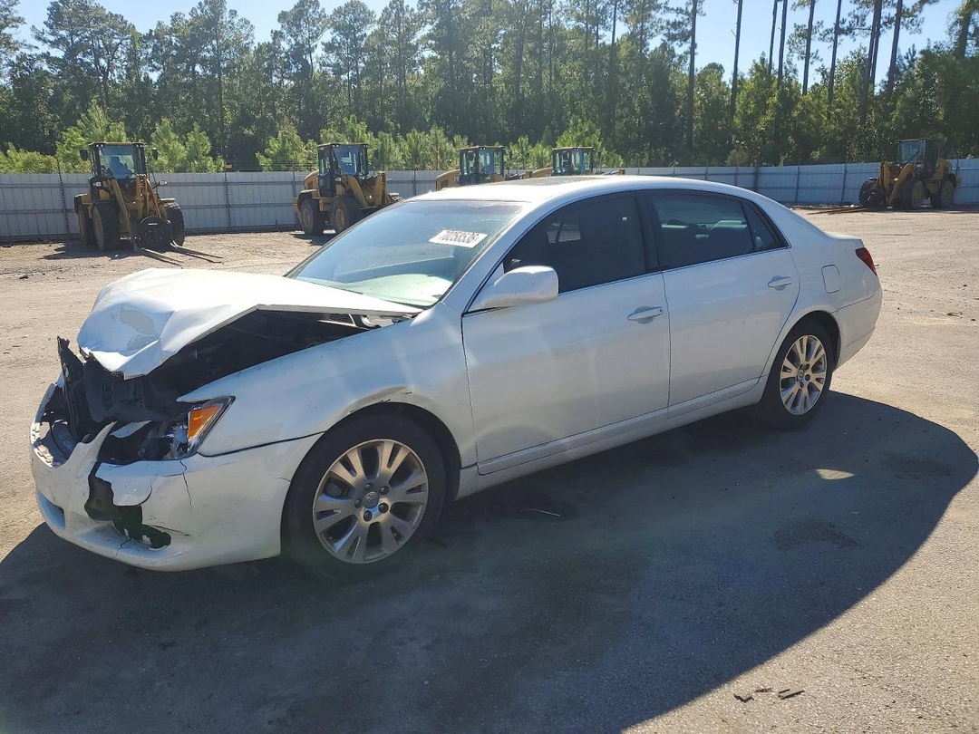 Вид 2010 TOYOTA AVALON XLS, угол 1