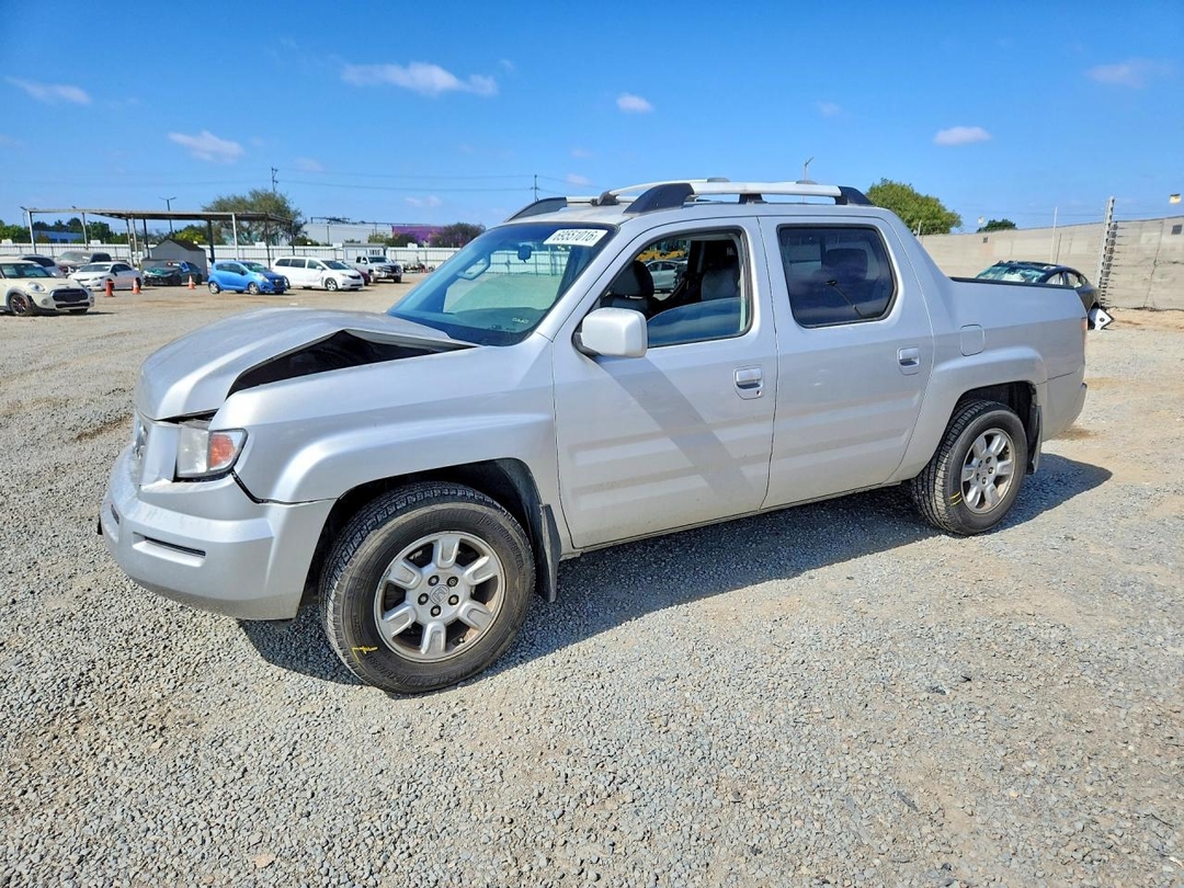 Vue de 2006 HONDA RIDGELINE RTS, angle 1