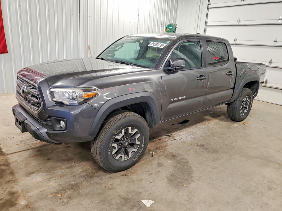 Vue de 2016 TOYOTA TACOMA TRD OFF-ROAD, angle 1