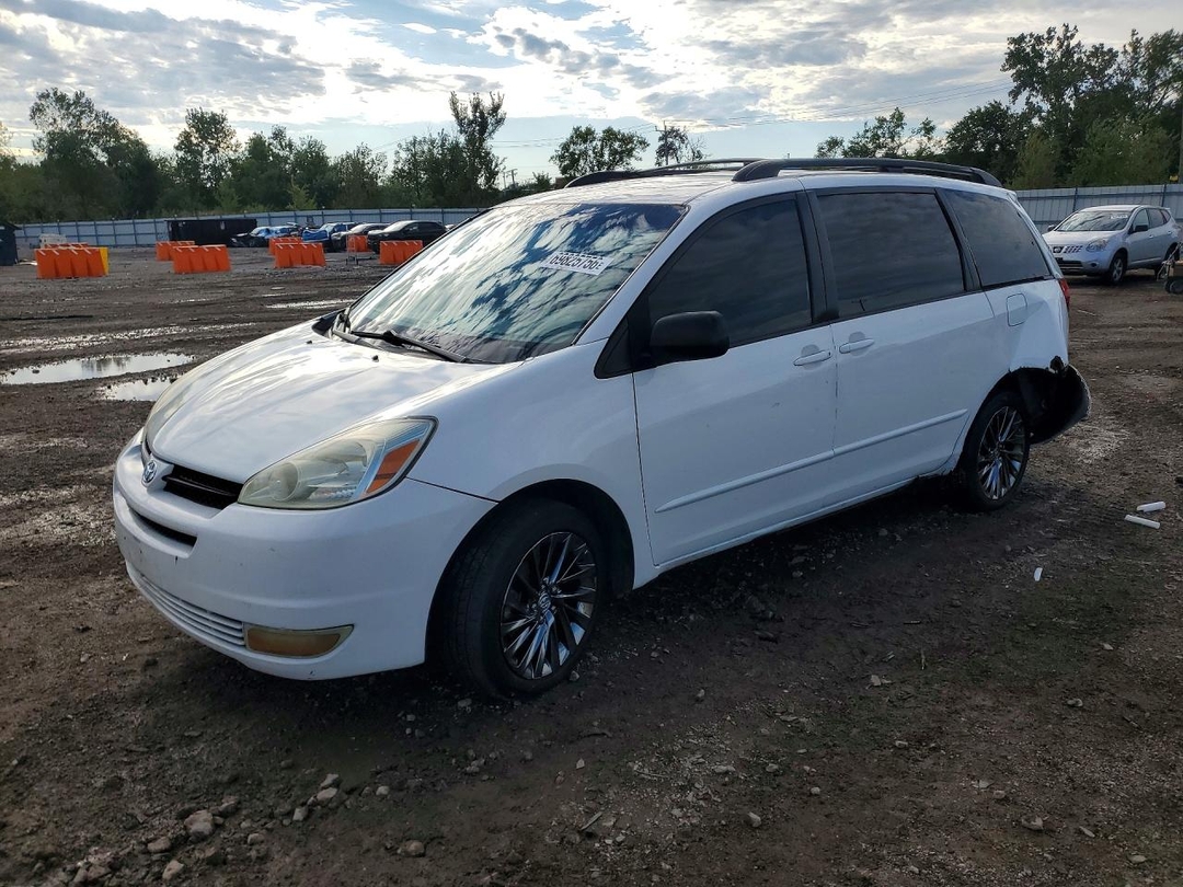 Вид 2005 TOYOTA SIENNA LE, угол 1