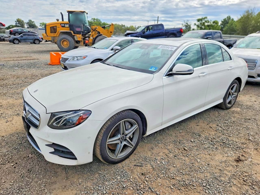 منظر 2018 MERCEDES-BENZ E 300 4MATIC، زاوية 1