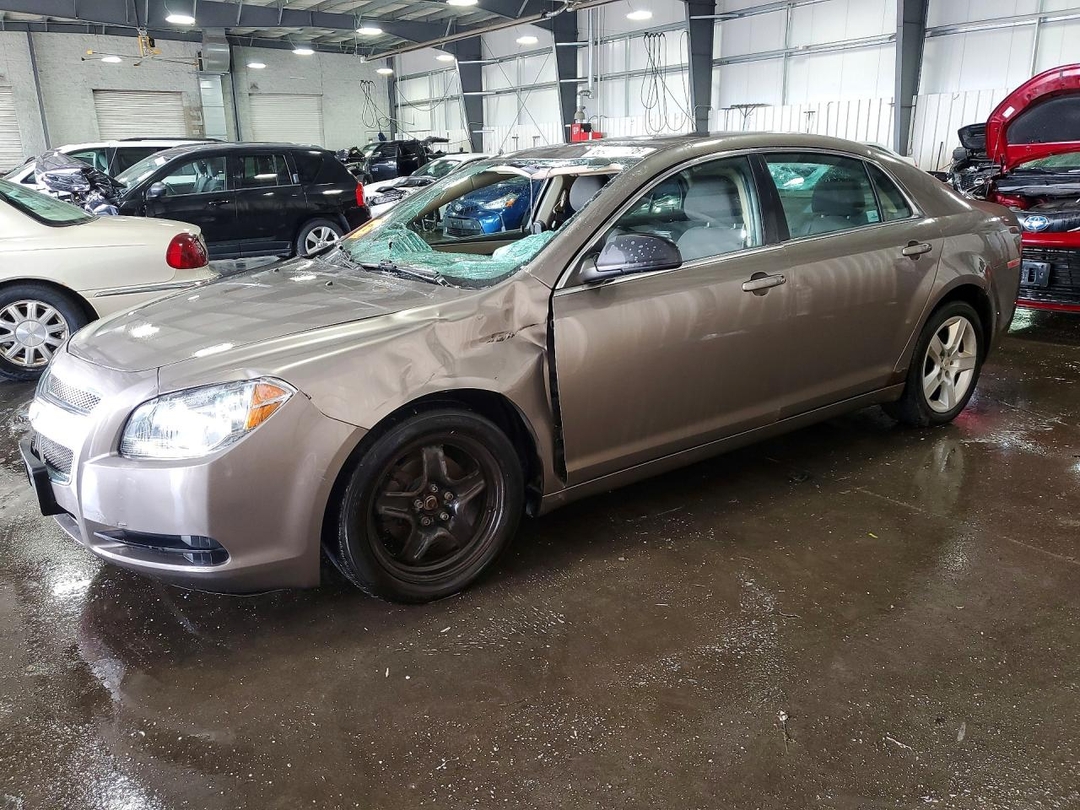 منظر 2012 CHEVROLET MALIBU LS، زاوية 1