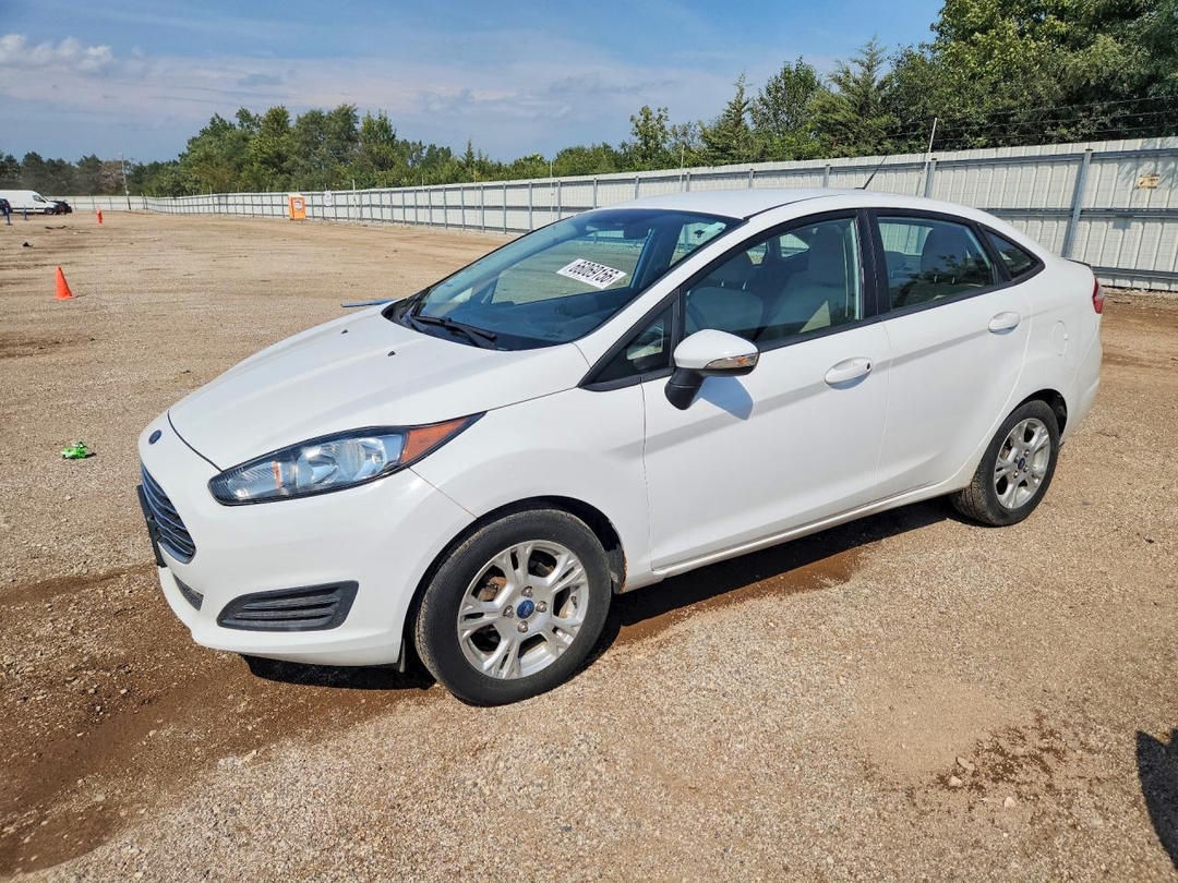 Vue de 2014 FORD FIESTA SE, angle 1