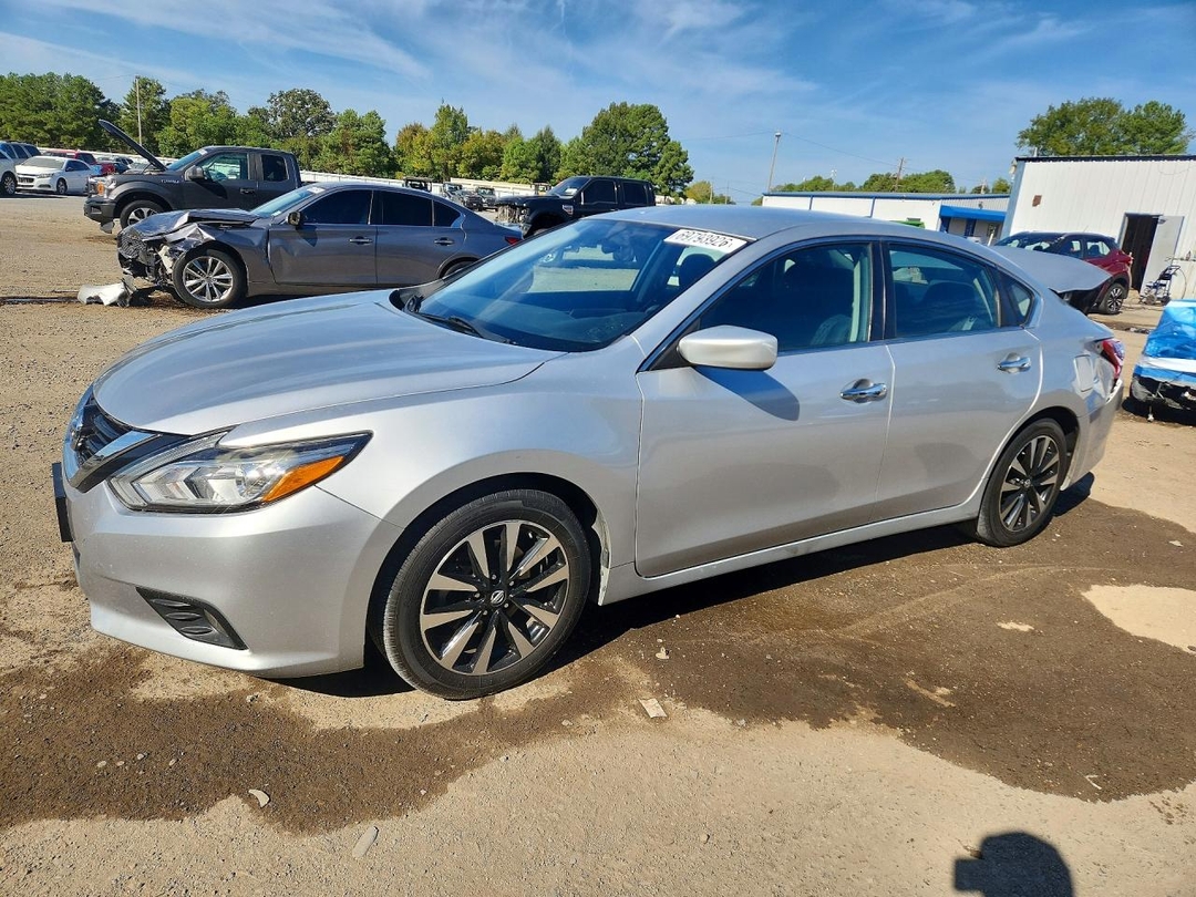 Vue de 2018 NISSAN ALTIMA 2.5 SV, angle 1