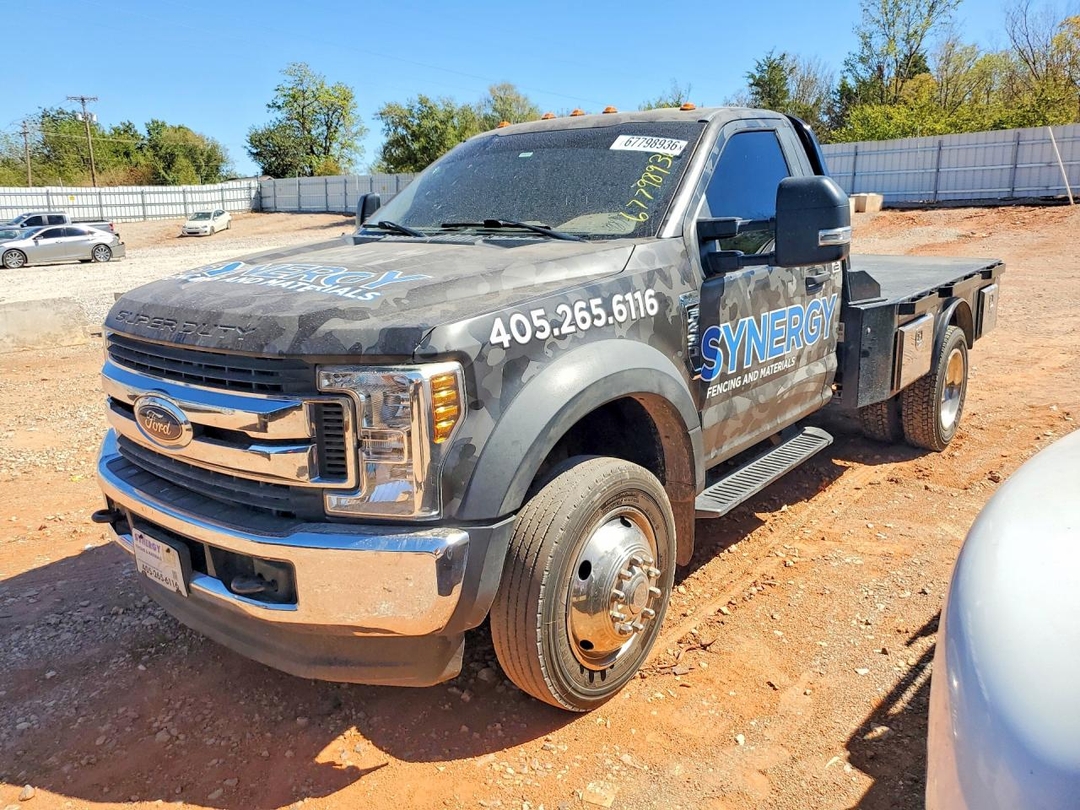 منظر 2019 FORD F450 SUPER DUTY، زاوية 1