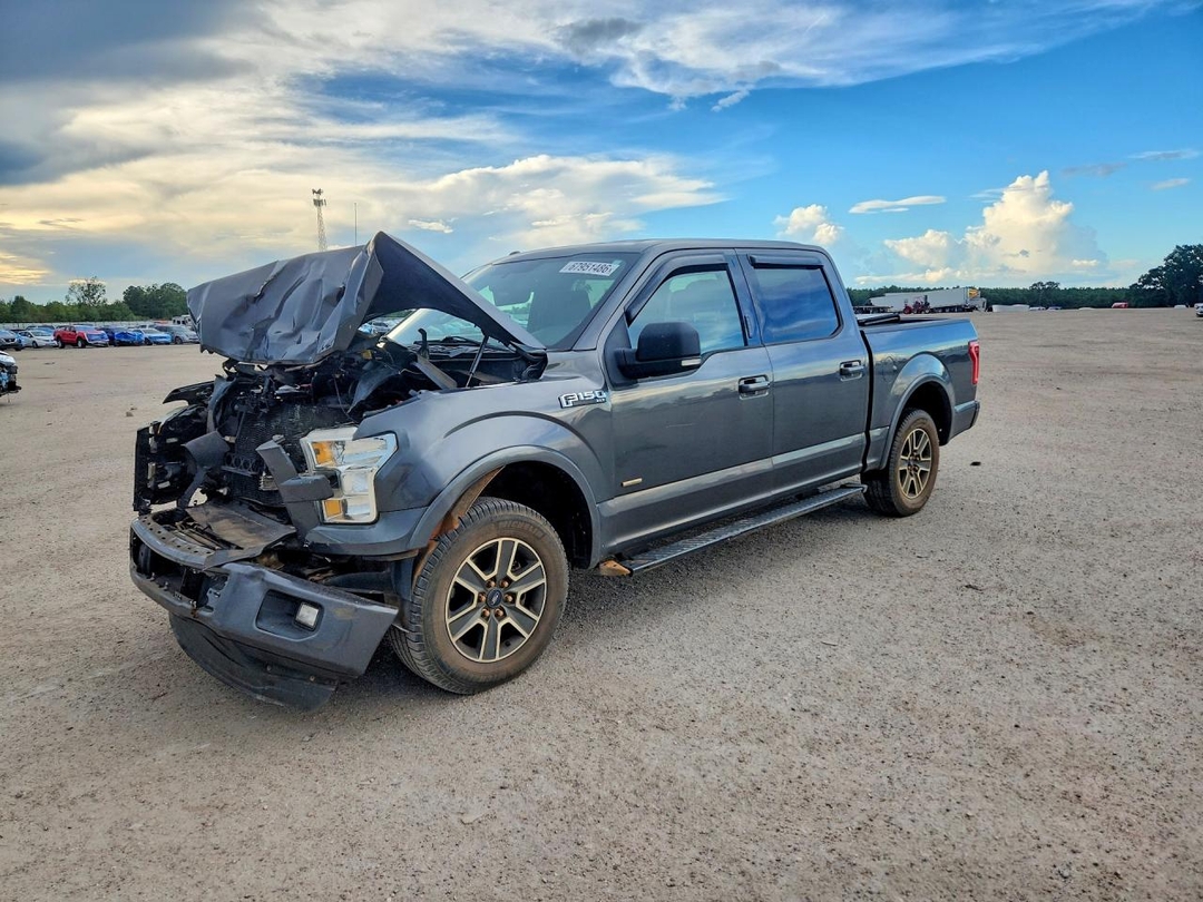 Vista de 2015 FORD F150 SUPERCREW, ángulo 1