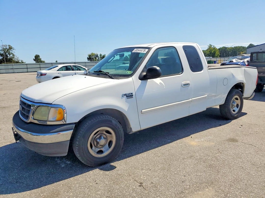 Vue de 2003 FORD F150, angle 1