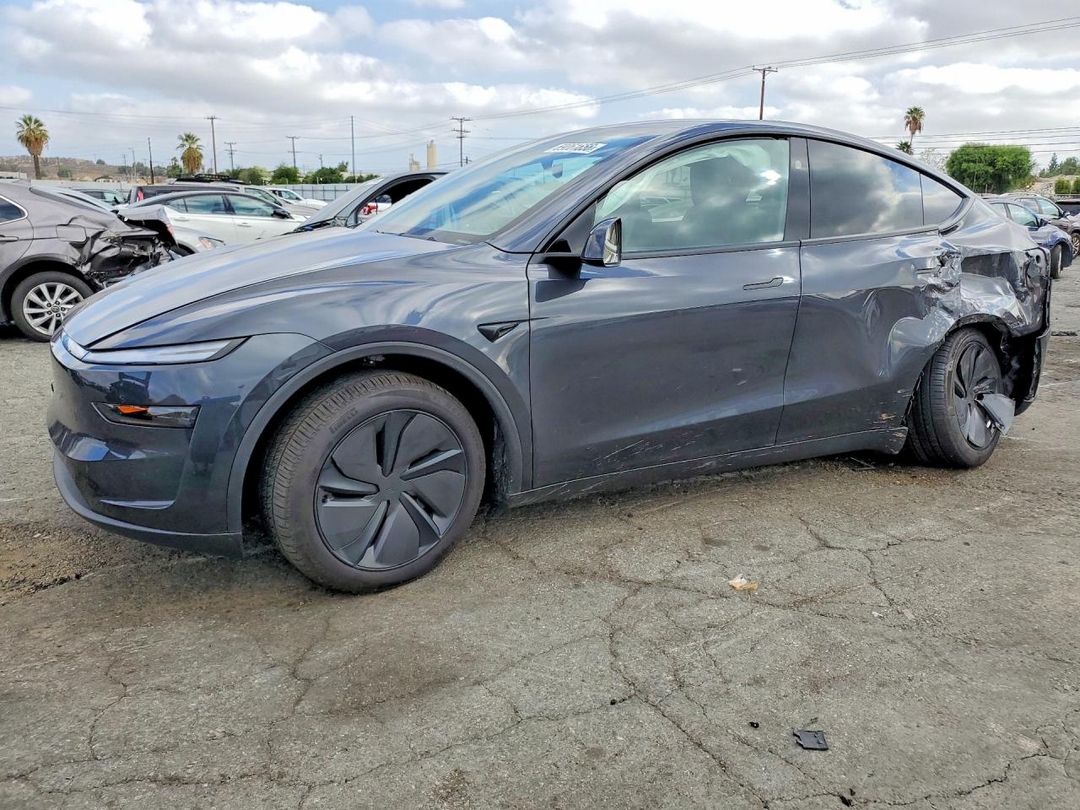 Vedere 2026 TESLA MODEL Y, unghi 1