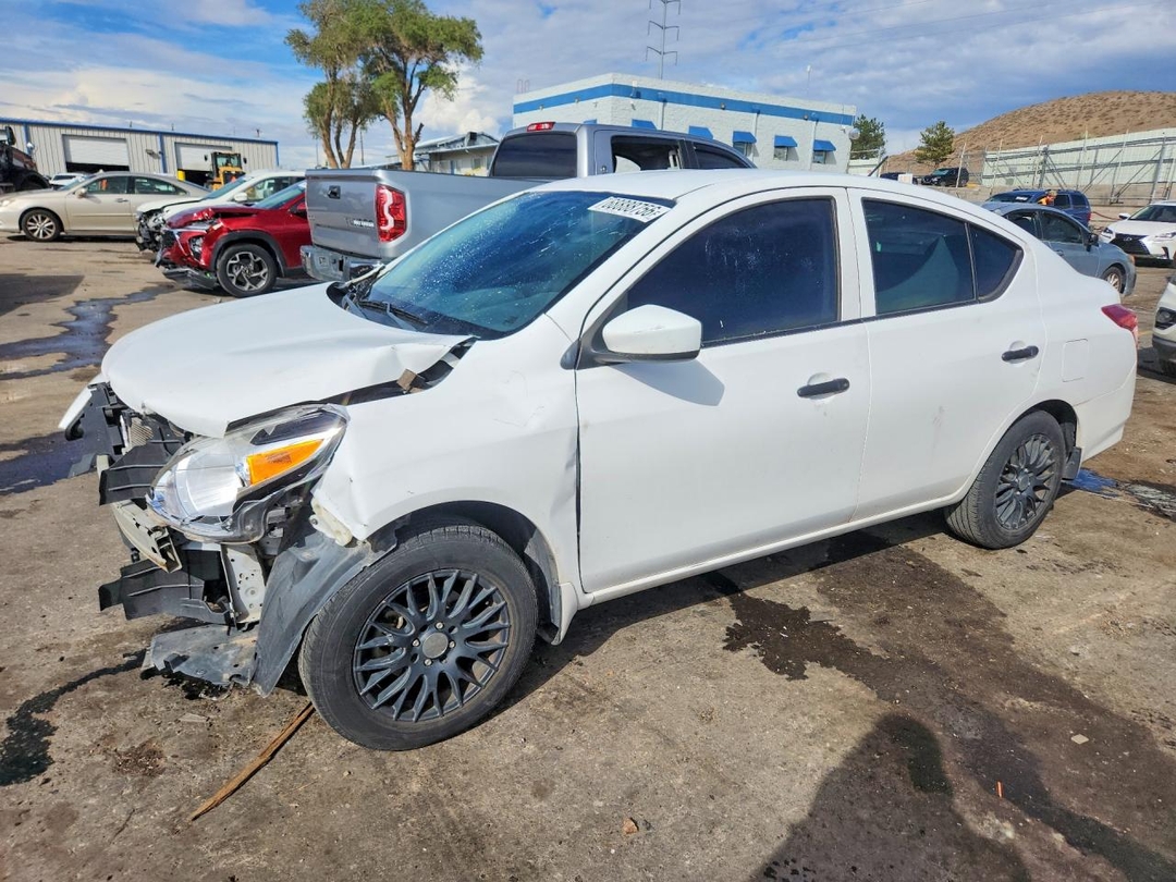منظر 2017 NISSAN VERSA 1.6 S، زاوية 1