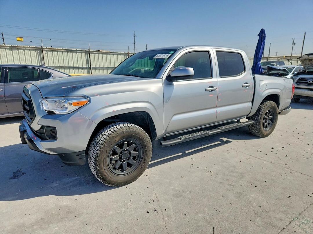 Vue de 2023 TOYOTA TACOMA SR V6, angle 1