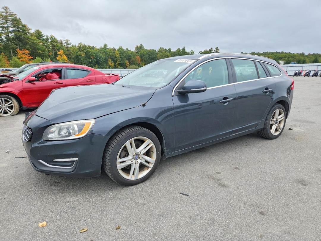 Вид 2015 VOLVO V60 PREMIER, угол 1
