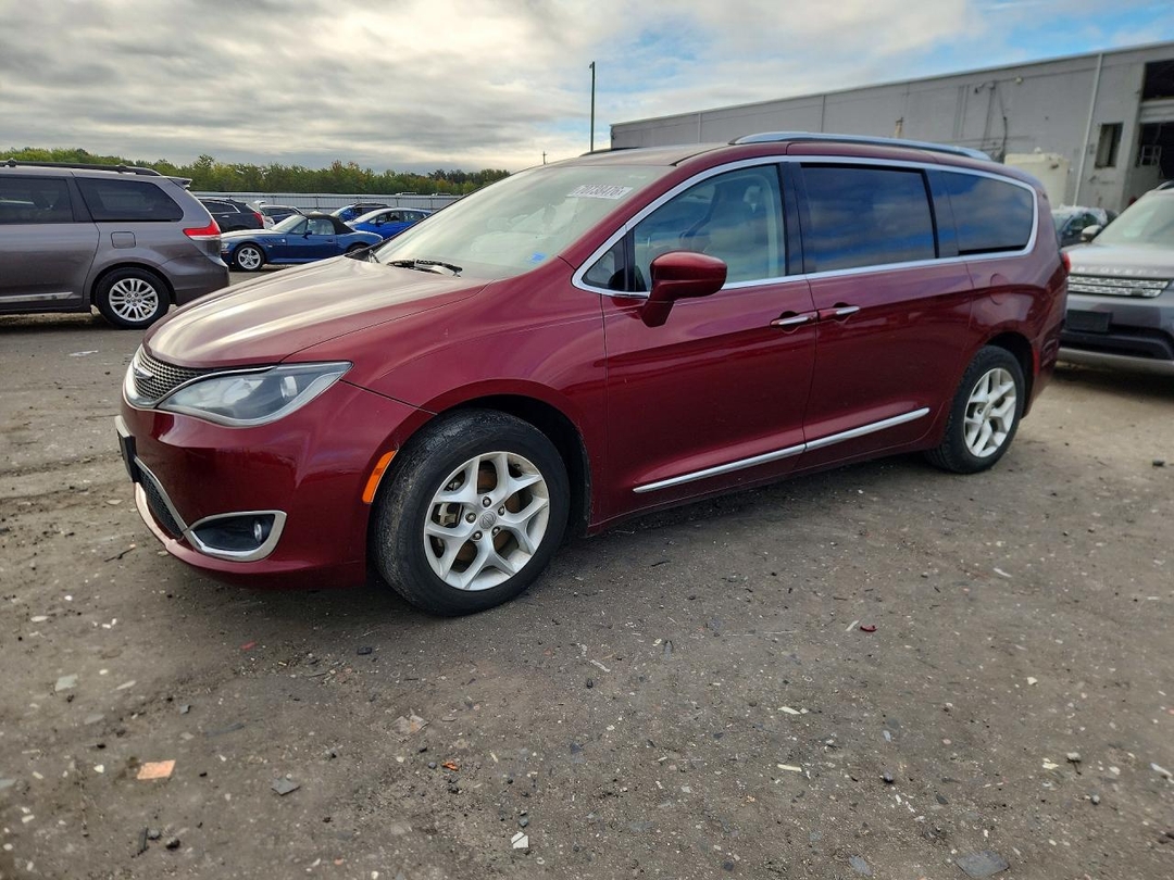 منظر 2018 CHRYSLER PACIFICA TOURING L، زاوية 1
