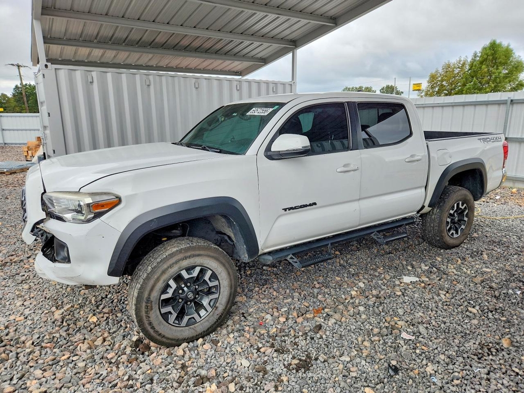Vista de 2019 TOYOTA TACOMA TRD OFF-ROAD, ángulo 1
