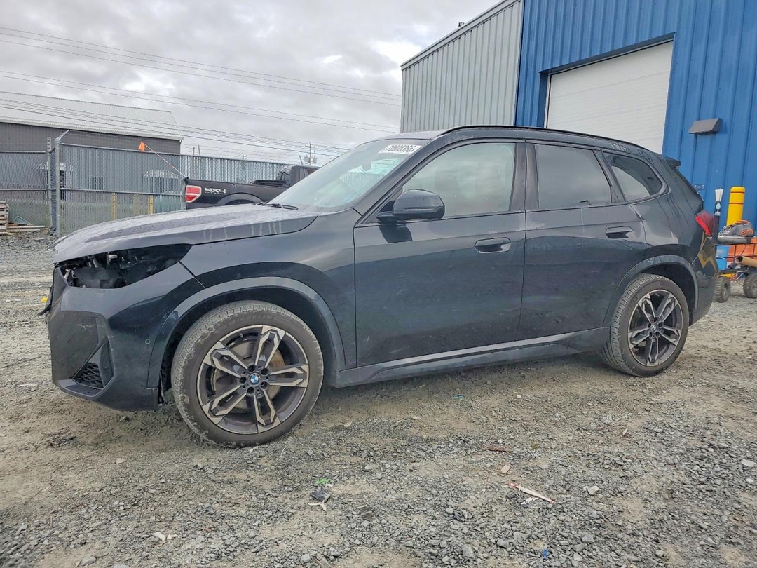 Vista de 2023 BMW X1 XDRIVE28I, ángulo 1