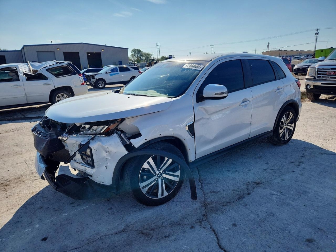 Вид 2025 MITSUBISHI OUTLANDER SPORT S, угол 1