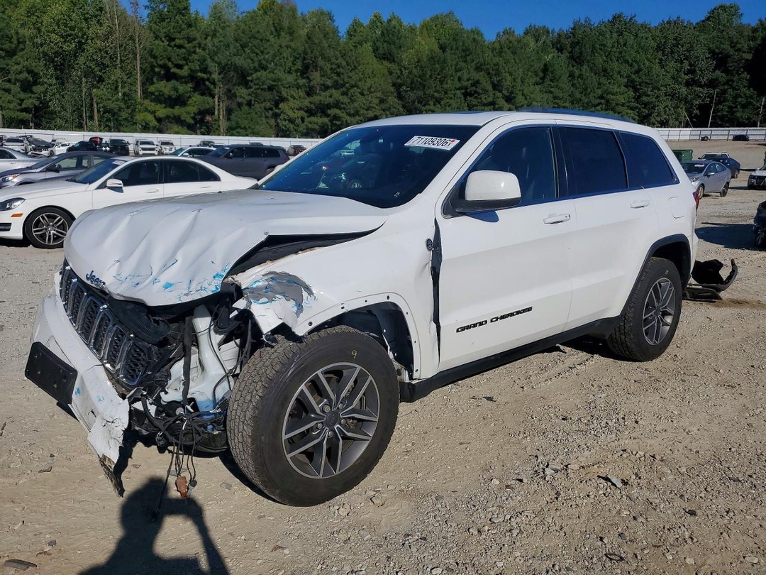Vedere 2020 JEEP GRAND CHEROKEE LAREDO, unghi 1