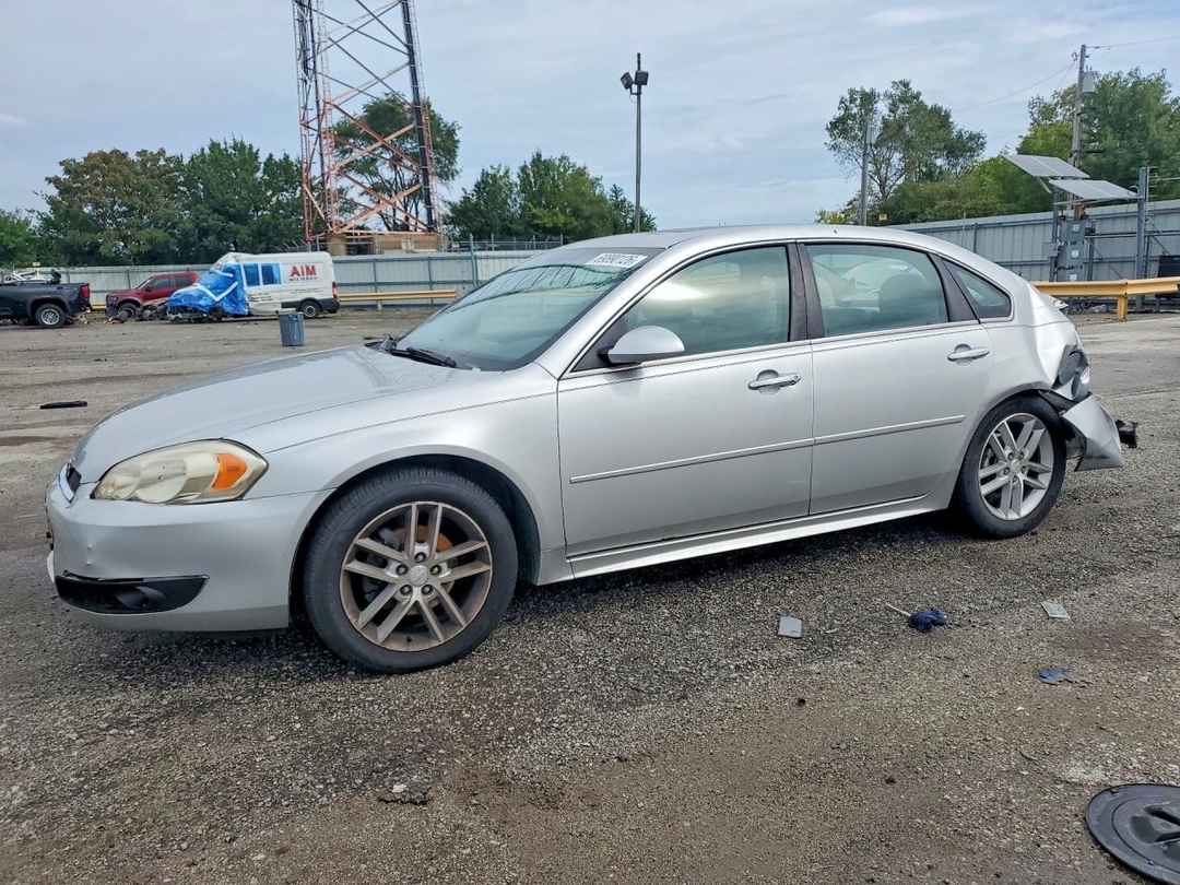 Vue de 2013 CHEVROLET IMPALA LTZ, angle 1
