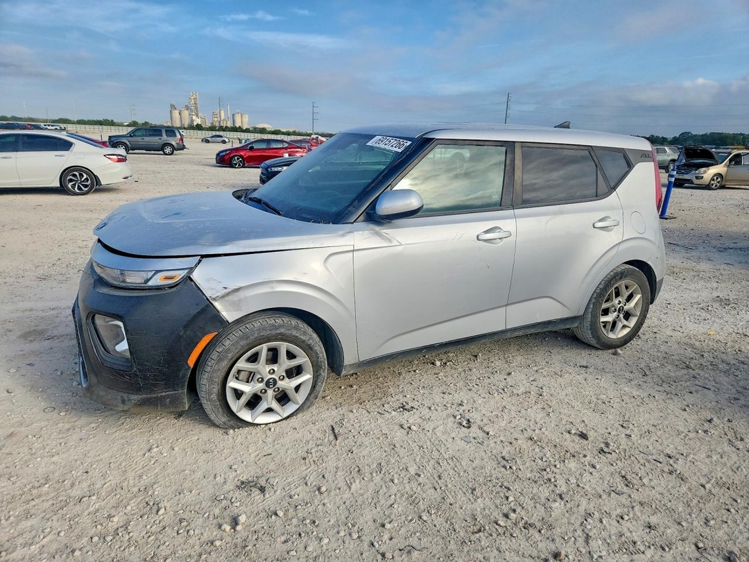 منظر 2020 KIA SOUL S، زاوية 1