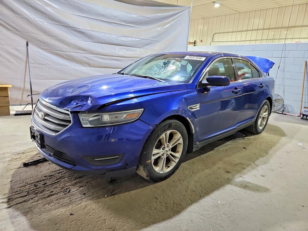 Vue de 2013 FORD TAURUS SEL, angle 1