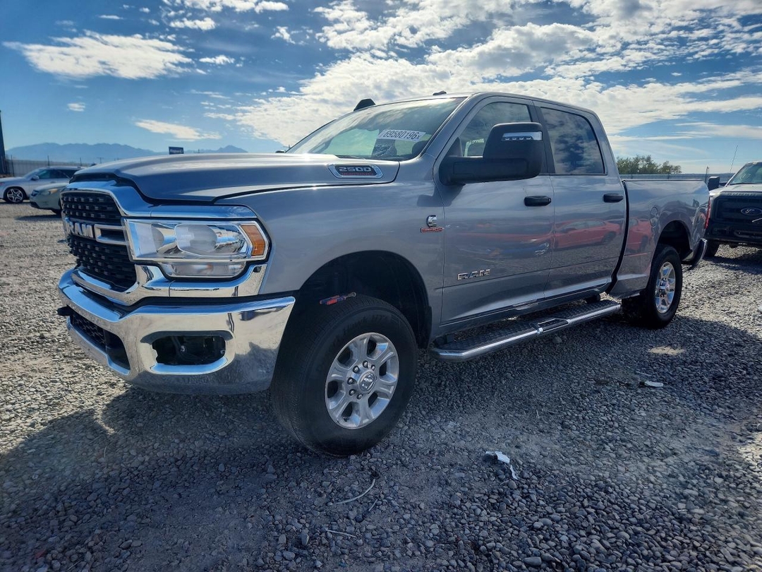 Vista de 2024 RAM 2500 BIG HORN, ángulo 1