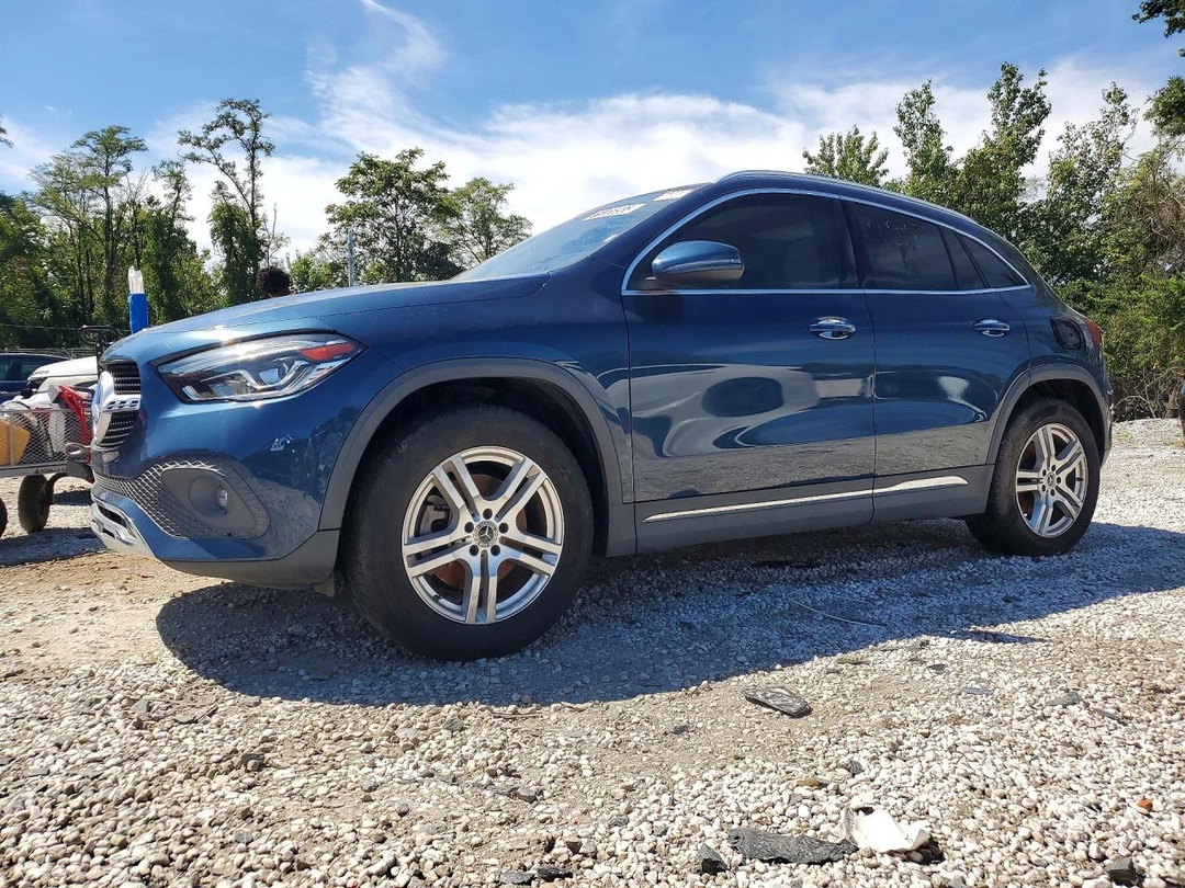 Vista de 2021 MERCEDES-BENZ GLA 250, ángulo 1