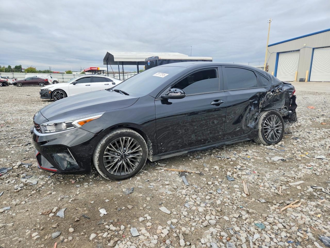 منظر 2024 KIA FORTE GT LINE، زاوية 1