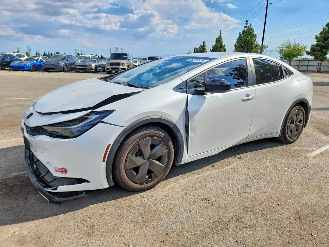 Vista de 2024 TOYOTA PRIUS PRIME SE, ángulo 1