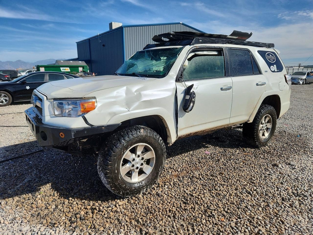 Vue de 2012 TOYOTA 4RUNNER SR5, angle 1