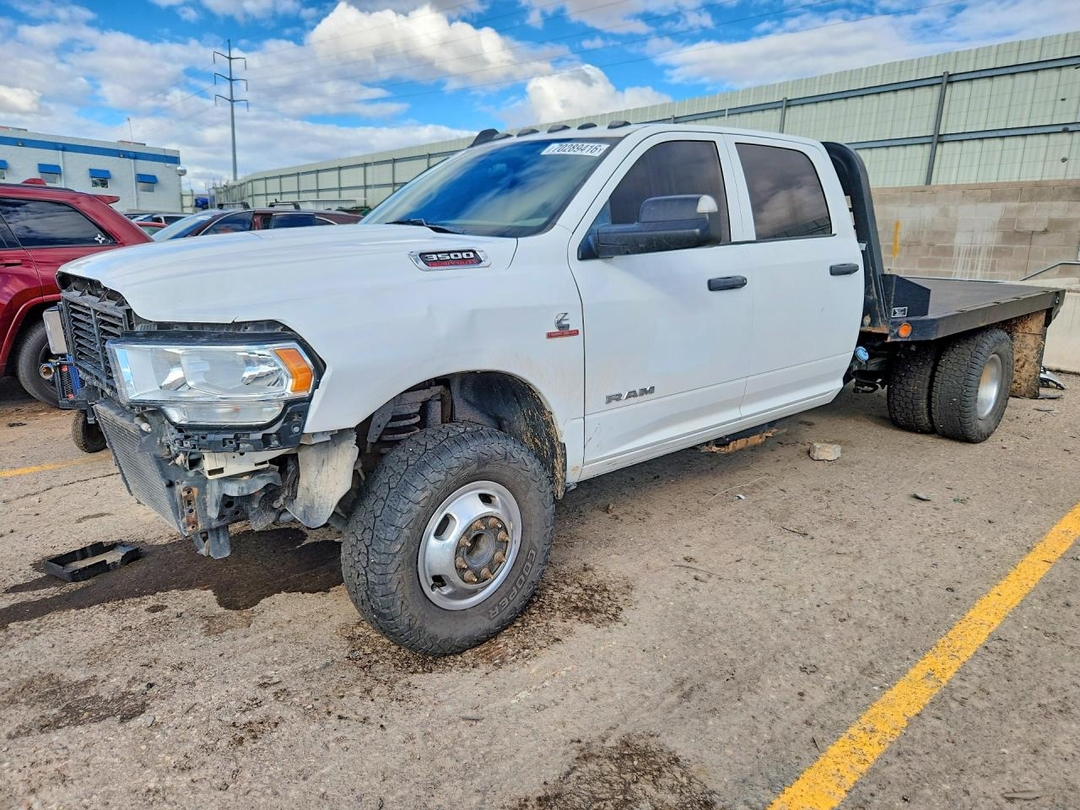 Вид 2020 RAM 3500, угол 1