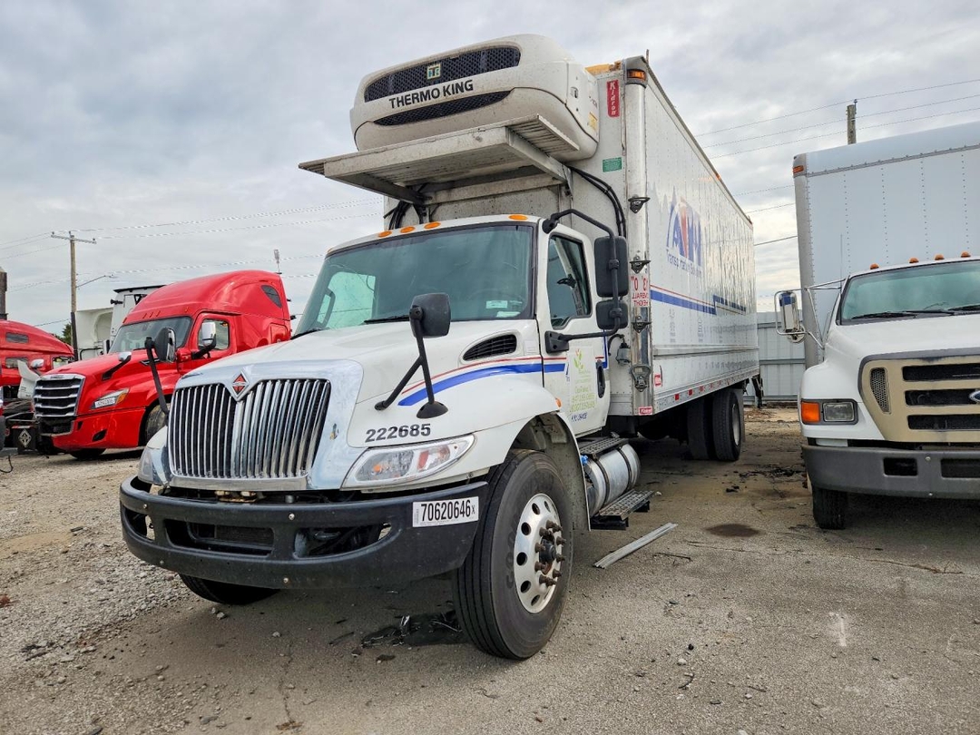 منظر 2022 INTERNATIONAL MV607 REFRIGERATED BOX TRUCK، زاوية 1