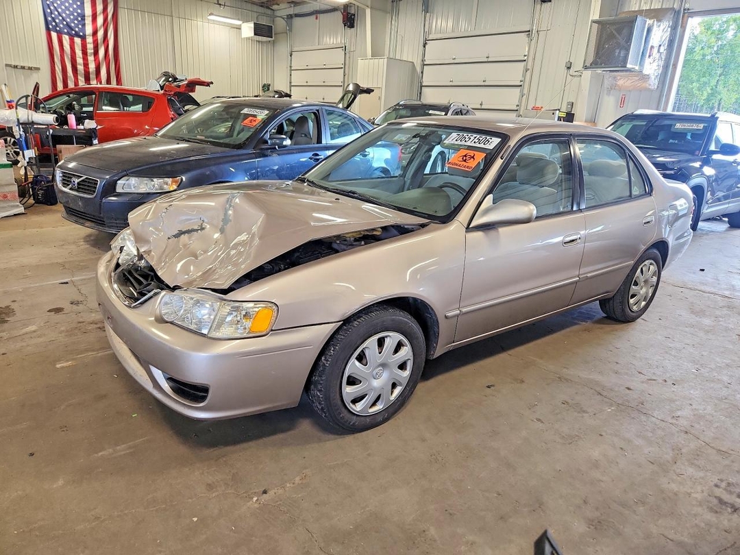 Вид 2001 TOYOTA COROLLA LE, угол 1