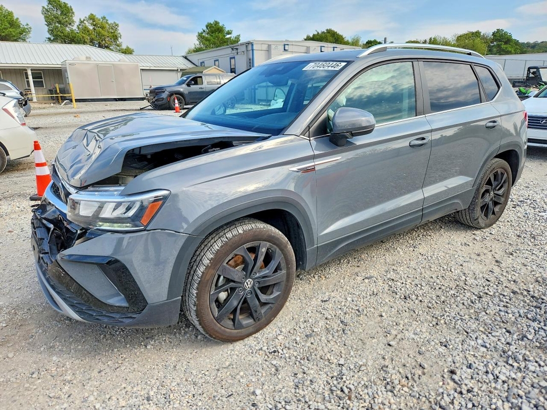 Vue de 2022 VOLKSWAGEN TAOS SE IQ DRIVE, angle 1