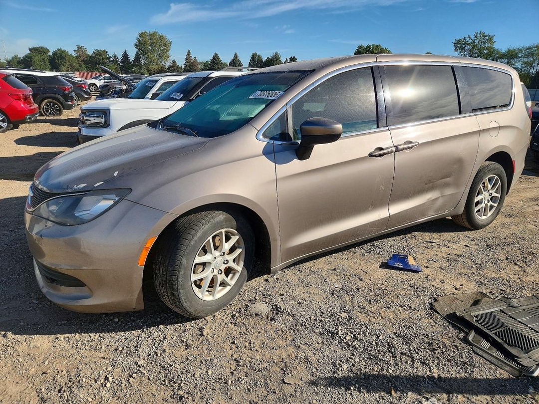 Vue de 2017 CHRYSLER PACIFICA LX, angle 1