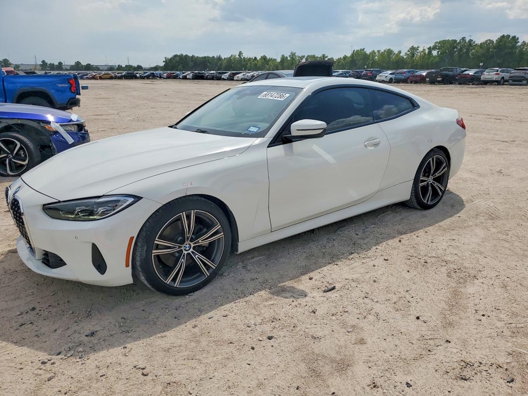 Вид 2021 BMW 430I, угол 1