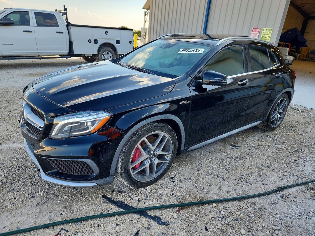 Vista de 2016 MERCEDES-BENZ GLA 45 AMG, ángulo 1