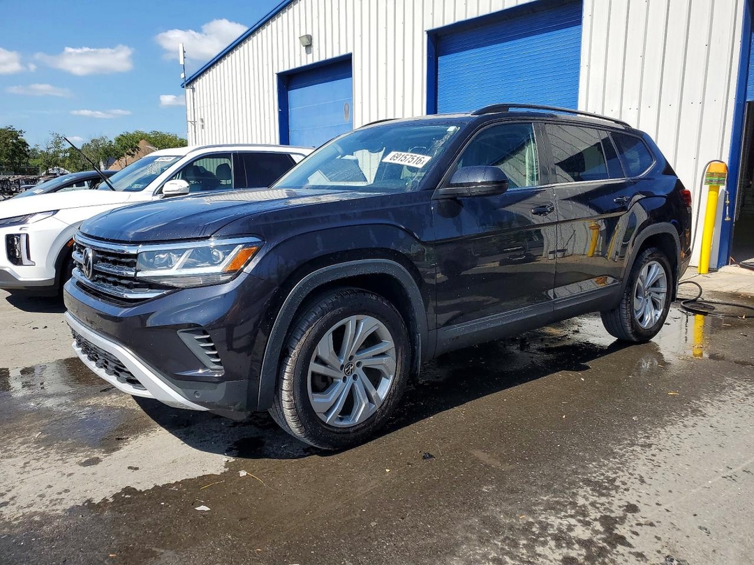 Vue de 2021 VOLKSWAGEN ATLAS SE, angle 1